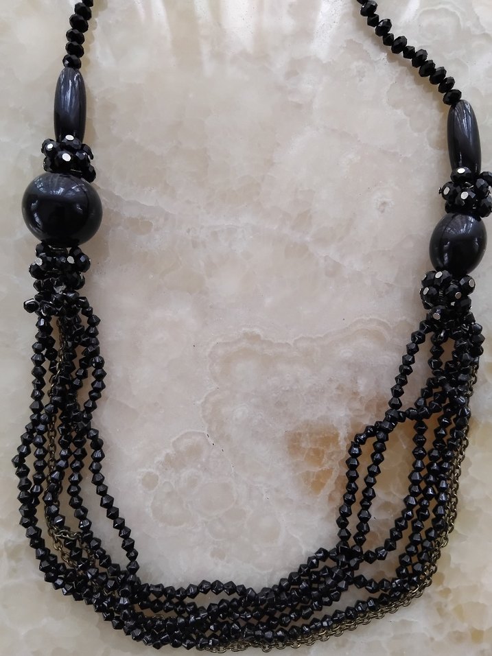 Uzun Siyah Boncuklu Gotik Kolye - Görsel 2