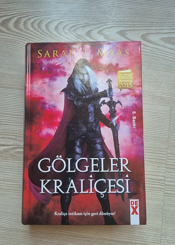 Gölgeler Kraliçesi - Sara J. Maas