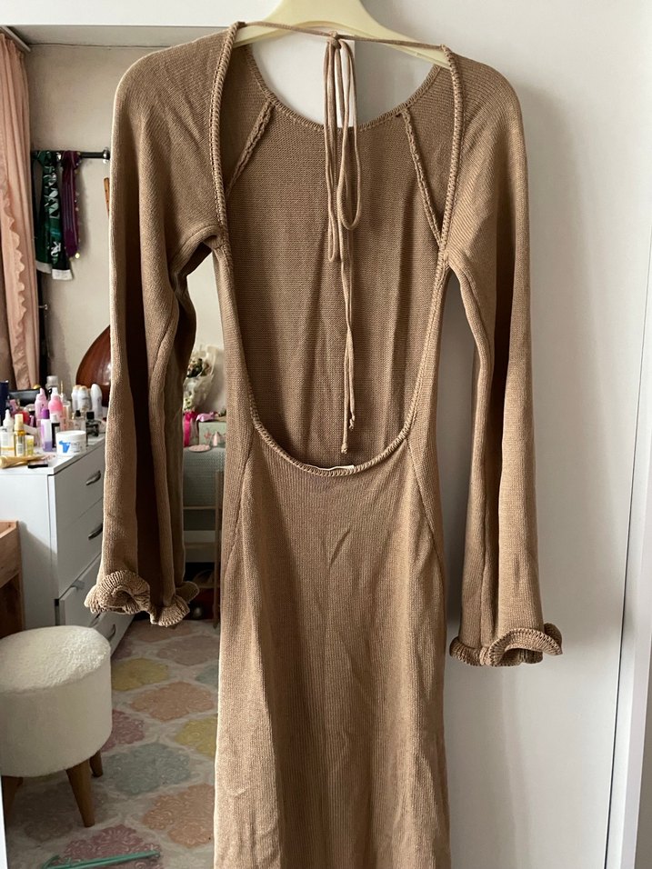 Bej Uzun Kollu Triko Midi Elbise sırt dekolteli - Görsel 3