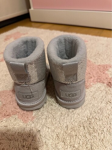 Ugg Ugg çocuk