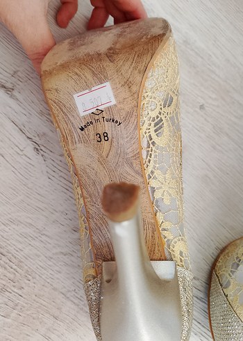 Dantel Detaylı Vintage Altın Dolgu Topuklu Kadın Ayakkabı - Görsel 4