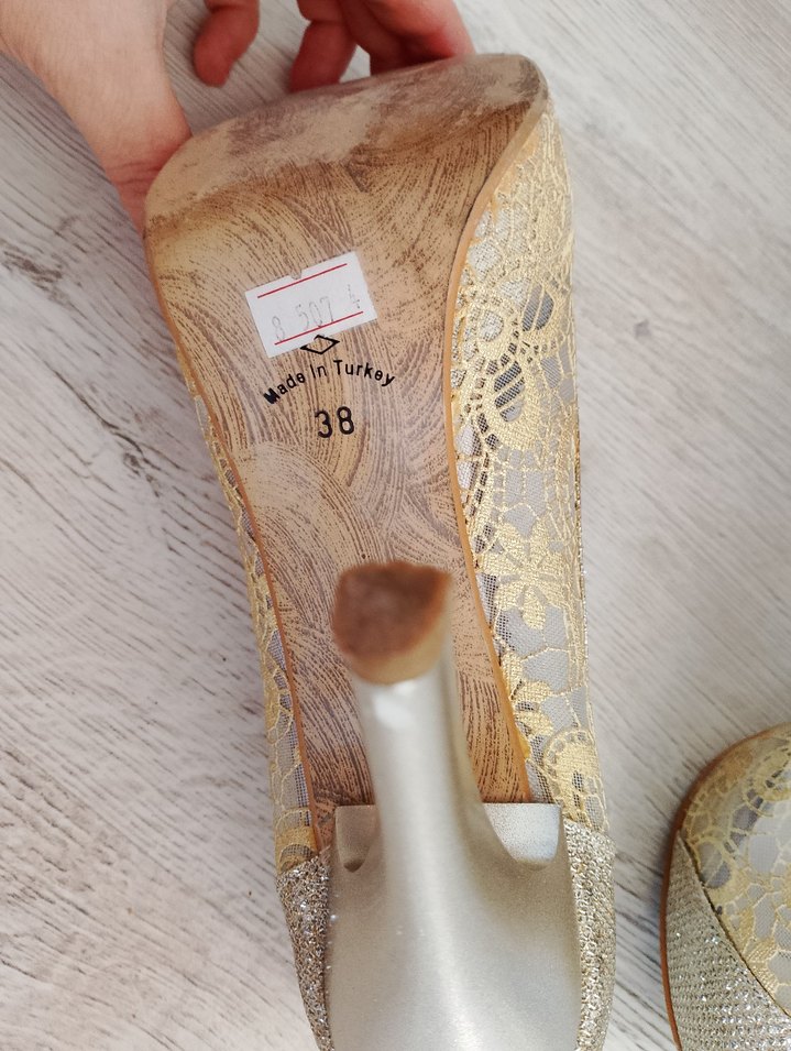 Dantel Detaylı Vintage Altın Dolgu Topuklu Kadın Ayakkabı - Görsel 4