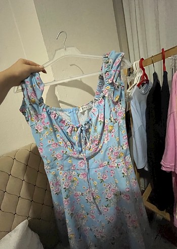 Bershka Mavi Çiçekli V Yakalı Midi Elbise