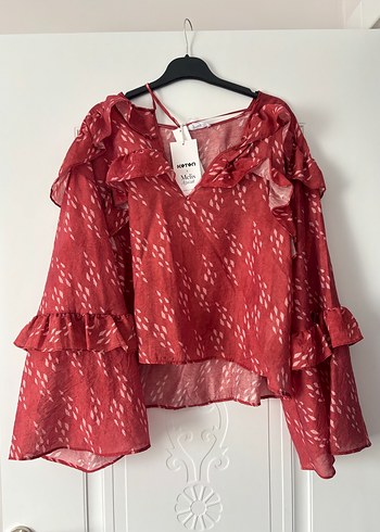 Kırmızı Fırfırlı V Yaka Uzun Kollu Bluz - Görsel 2