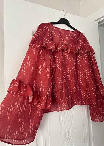 Kırmızı Fırfırlı V Yaka Uzun Kollu Bluz - Görsel 9