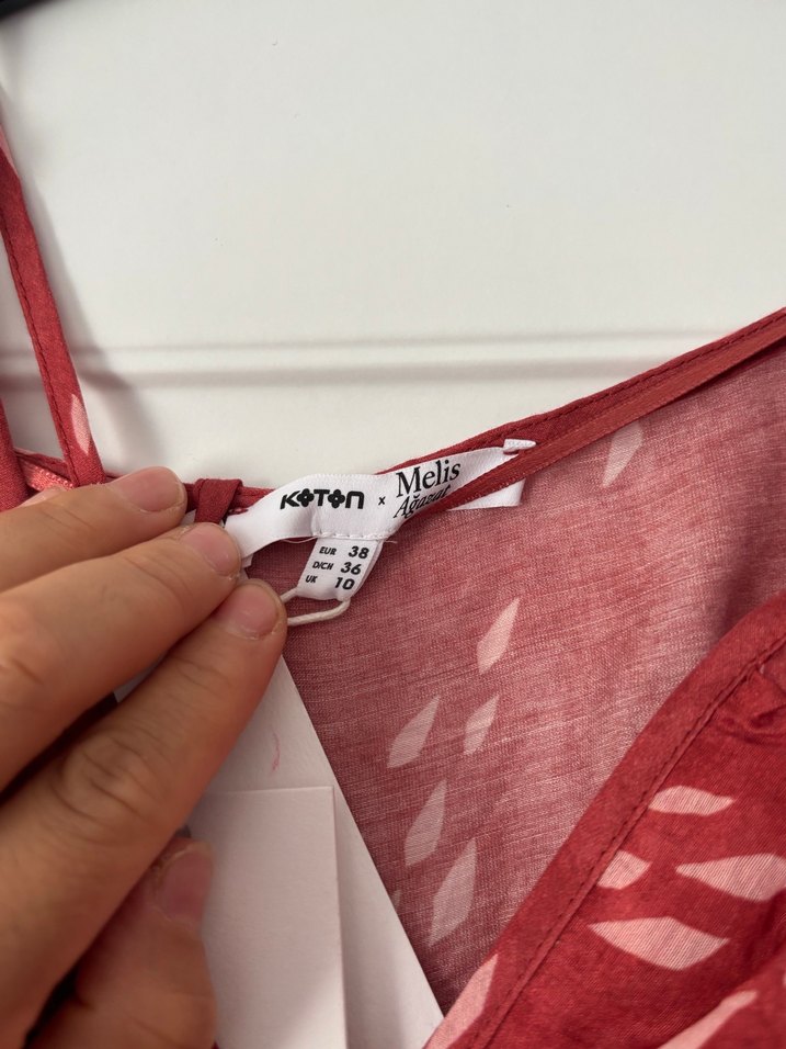 Kırmızı Fırfırlı V Yaka Uzun Kollu Bluz - Görsel 5