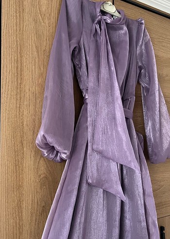 Birgül Bektaş mor uzun tesettür abiye elbise - Görsel 4