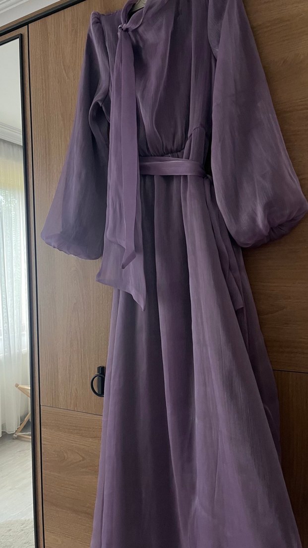 Birgül Bektaş mor uzun tesettür abiye elbise - Görsel 5