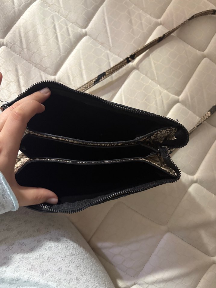 Kadın Yılan Desenli Zincir Detaylı Deri Çapraz Çanta - Görsel 3