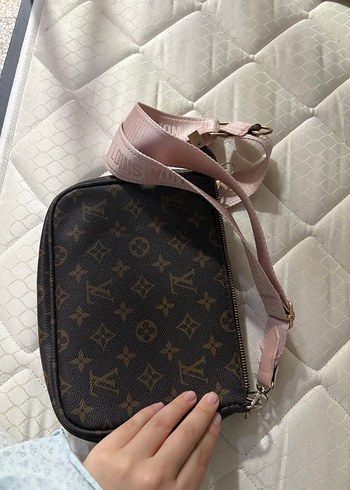 Klasik Zarafet Pembe Deri Omuz Çantası - Görsel 3