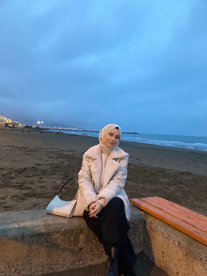 Kapüşonlu Gri Kadın Parka - Görsel 2