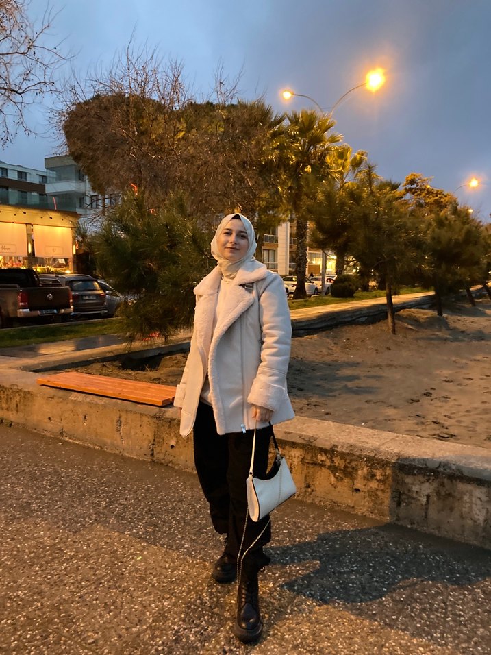 Kapüşonlu Gri Kadın Parka - Görsel 3