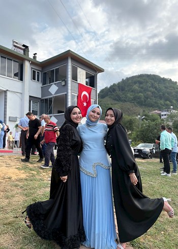 Mavi Uzun Kollu Drapeli Tesettür Abiye - Görsel 10