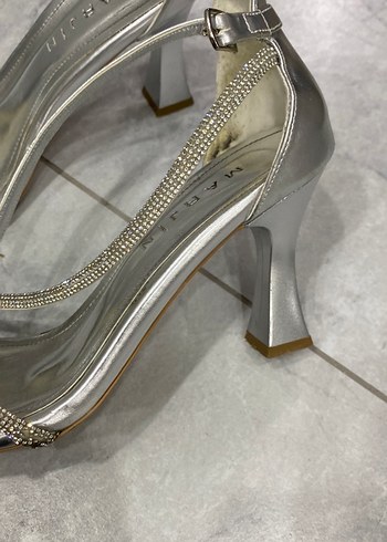 Marjin Altın Renkli Stiletto Topuklu Kadın Abiye Ayakkabı