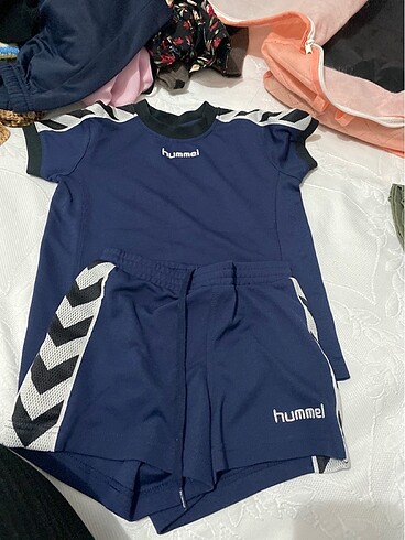 Hummel takım