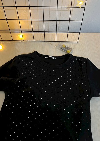 Taşlı crop tişört - Görsel 3