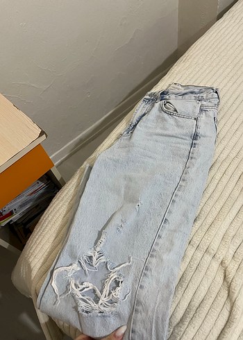 Kadın Mavi Bol Kesim Yırtık Kot Pantolon - Görsel 4