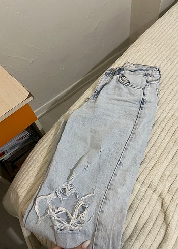 Kadın Mavi Bol Kesim Yırtık Kot Pantolon - Görsel 3