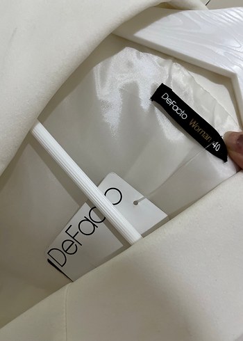 Beyaz Düğmeli Kadın Blazer Ceket - Görsel 4