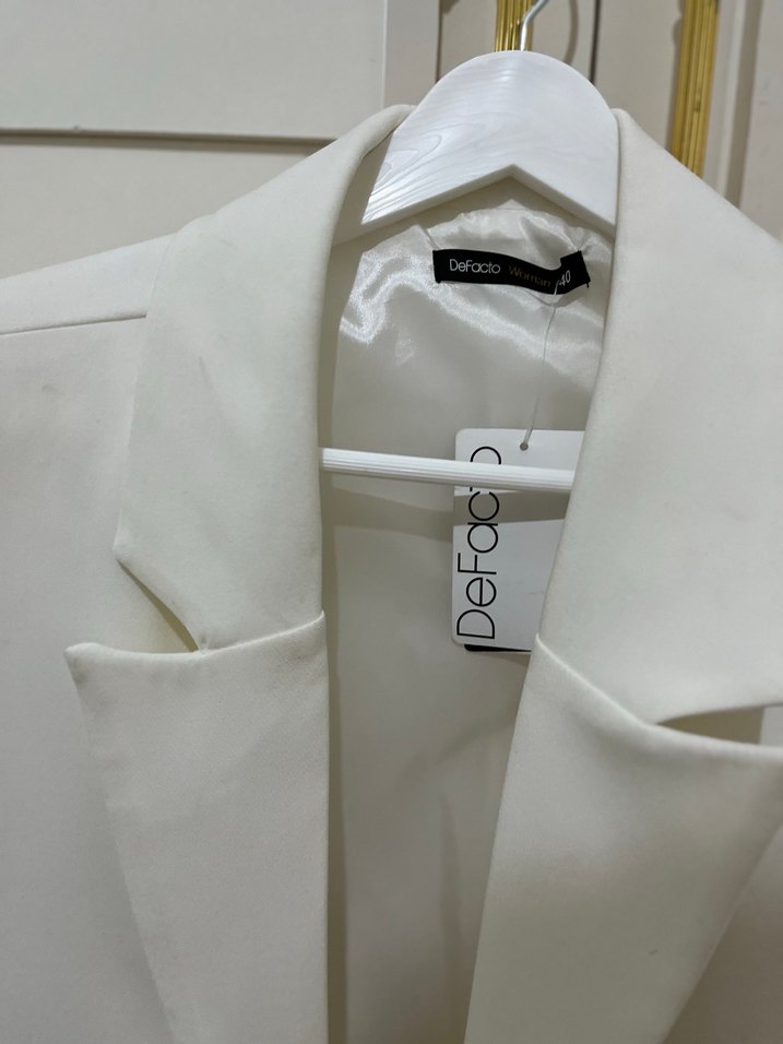 Beyaz Düğmeli Kadın Blazer Ceket - Görsel 3