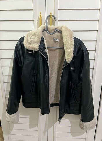 Bershka Deri peluş 