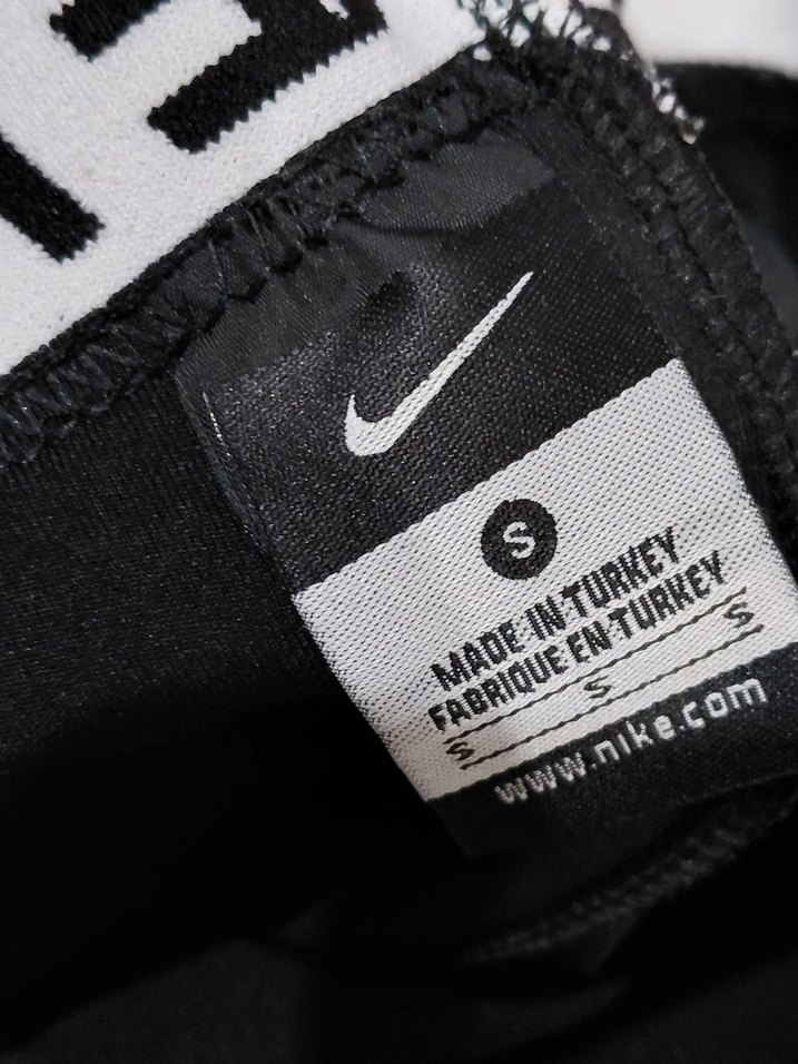 Siyah Nike Pro Baskılı Kadın Tayt - Görsel 2