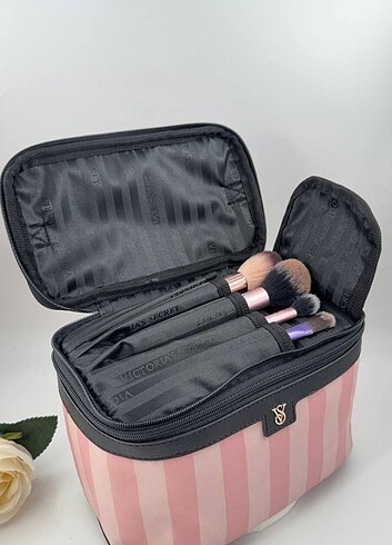  Beden siyah Renk Ölçü Y 15 cm U24 cm W 16 cm #victoriasecret#makyajçantası