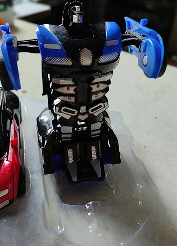 Oyuncak transformers araba
