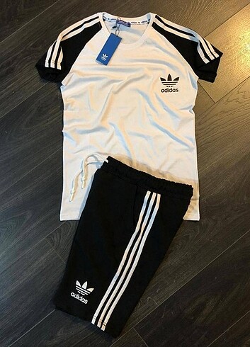 Adidas T-shirt 