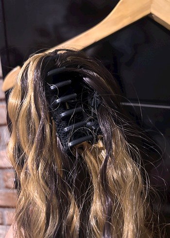 Uzun Dalgalı sarı kumral toka peruk - Görsel 4