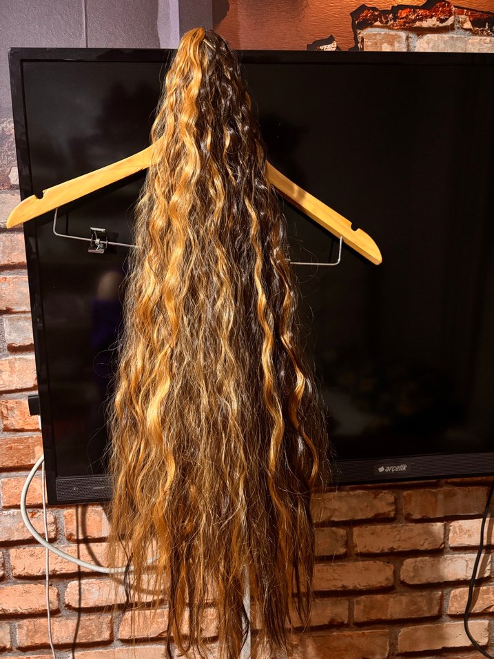 Uzun Dalgalı sarı kumral toka peruk - Görsel 3