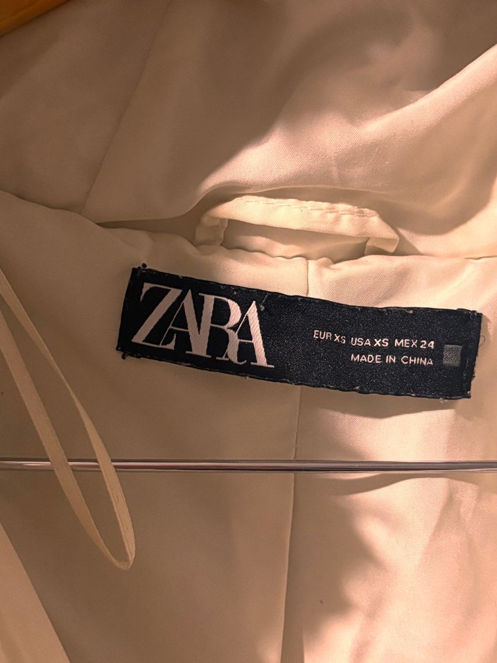 Kadın Beyaz Kapüşonlu Peluş Mont Zara - Görsel 3