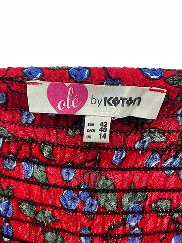 42 Beden kırmızı Renk Koton Bluz %70 İndirimli.
