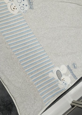 Gri Nakışlı Çocuk Battaniyesi - Görsel 3