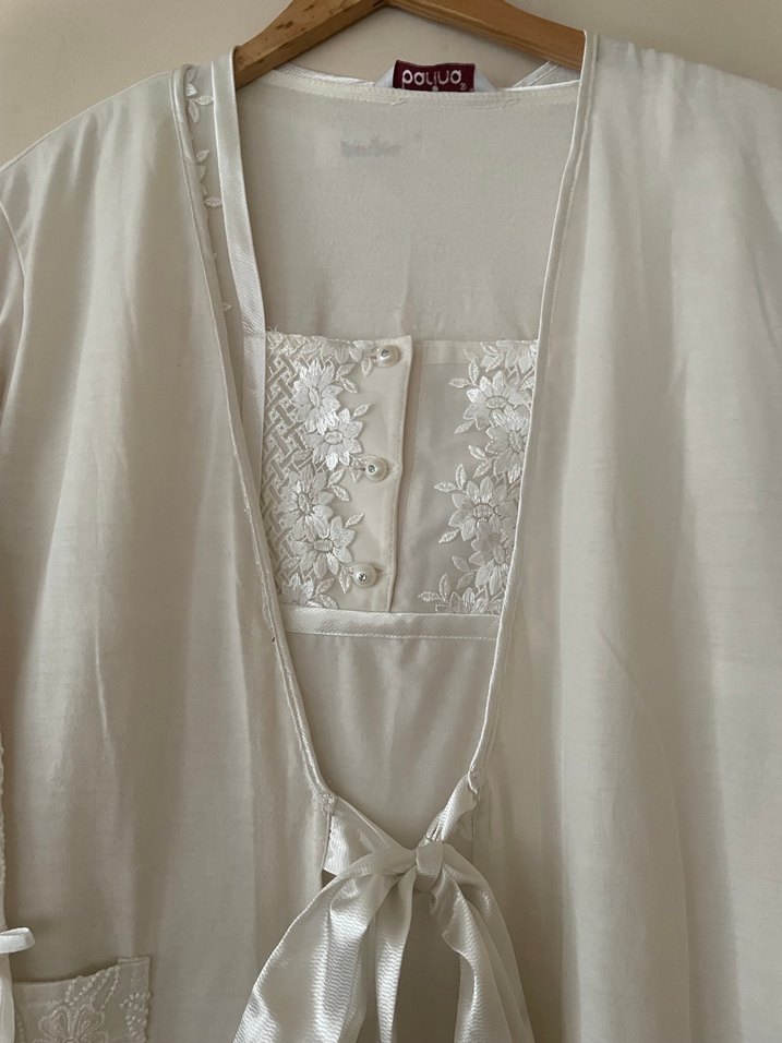 Nakışlı Bohem Uzun Beyaz Kadın Sabahlık - Görsel 3
