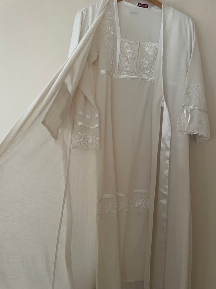 Nakışlı Bohem Uzun Beyaz Kadın Sabahlık - Görsel 4