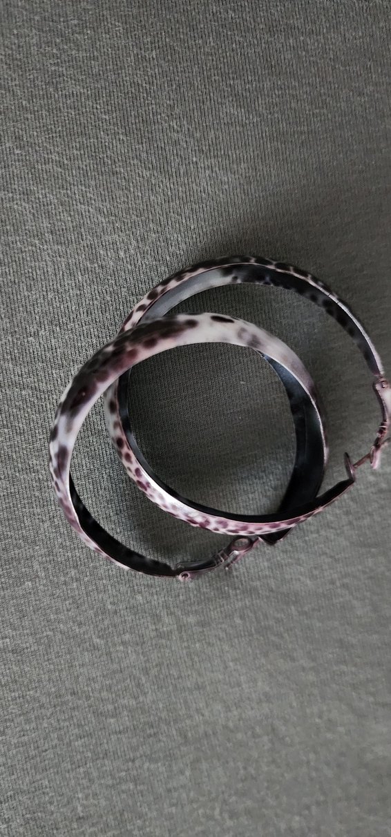 Yılan Desenli Boncuklu Bej Küpe - Görsel 2