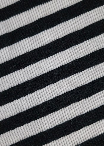 Siyah-Beyaz Çizgili Kadın Atlet - Görsel 2