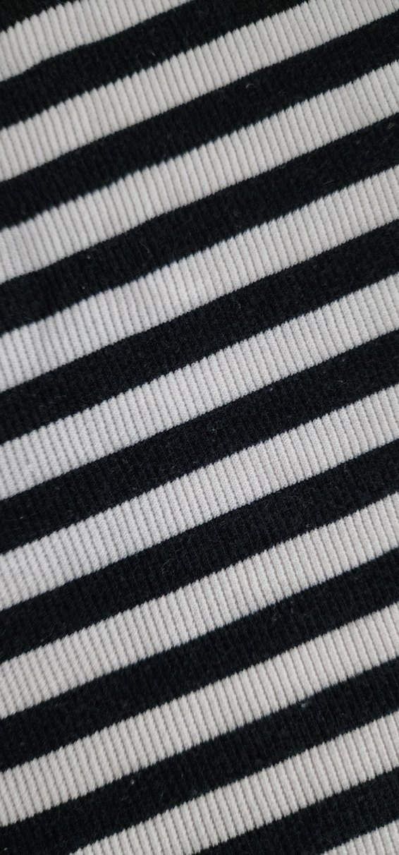 Siyah-Beyaz Çizgili Kadın Atlet - Görsel 2