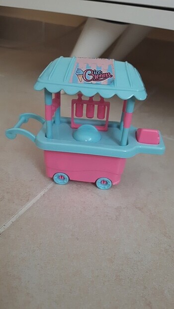  Oyuncak dondurma arabası