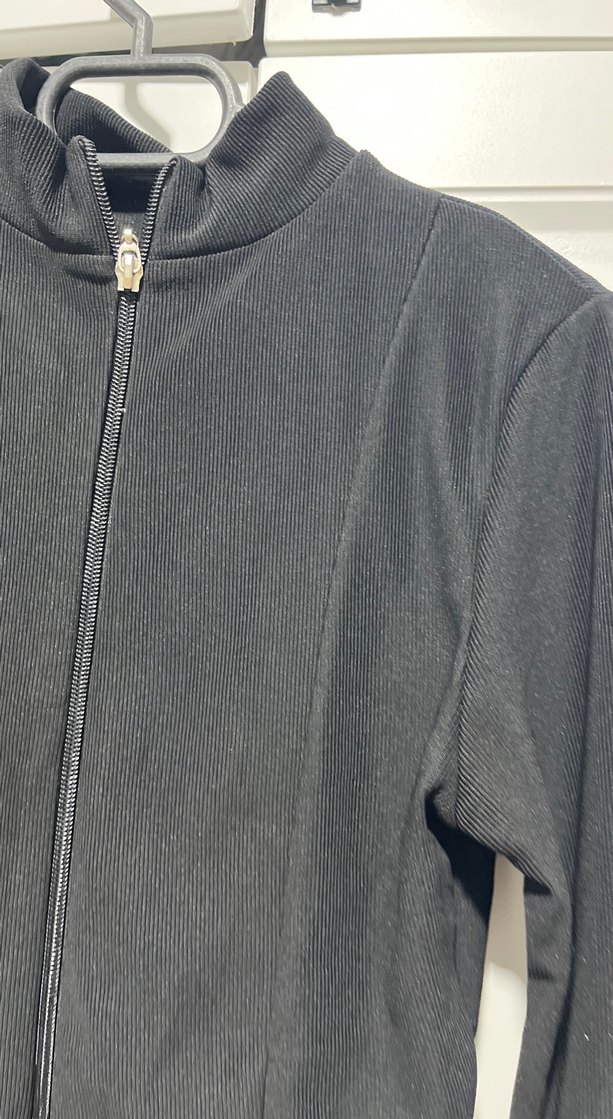 Siyah Yüksek Yaka Fermuarlı Kadın Ceket - Görsel 2