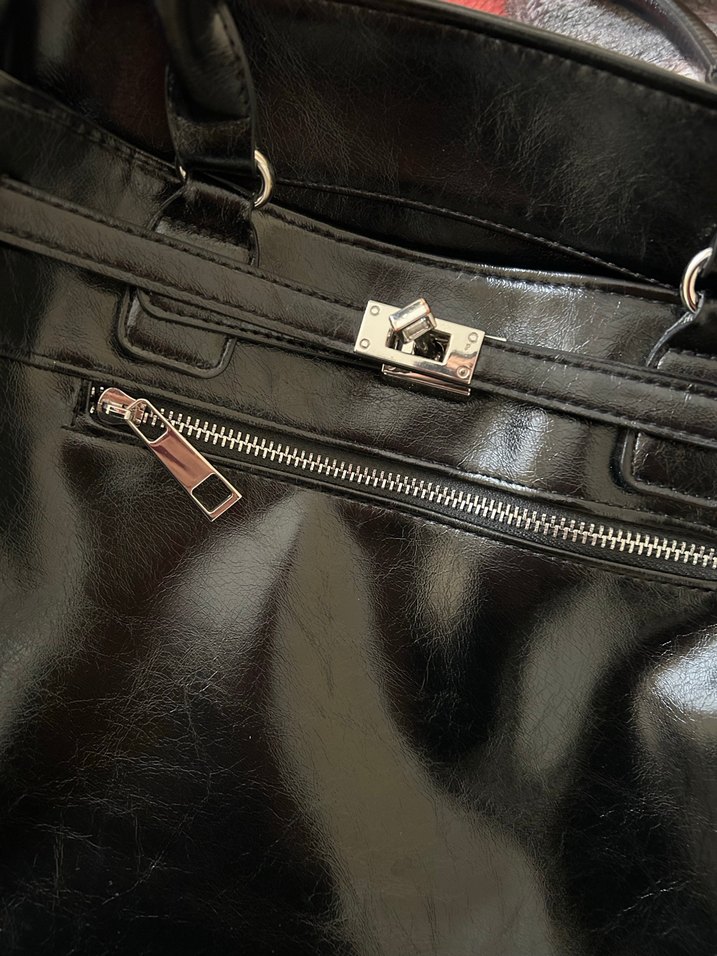 Siyah Deri Tokalı Kadın Çanta Stradivarus - Görsel 4