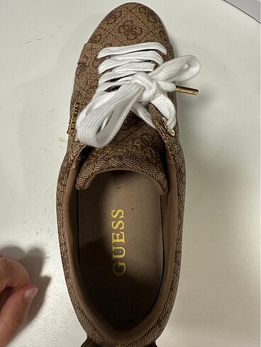40 Beden Guess ayakkabı