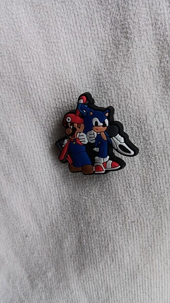 Sonic crocs charm