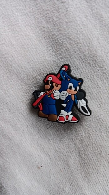 Sonic crocs charm