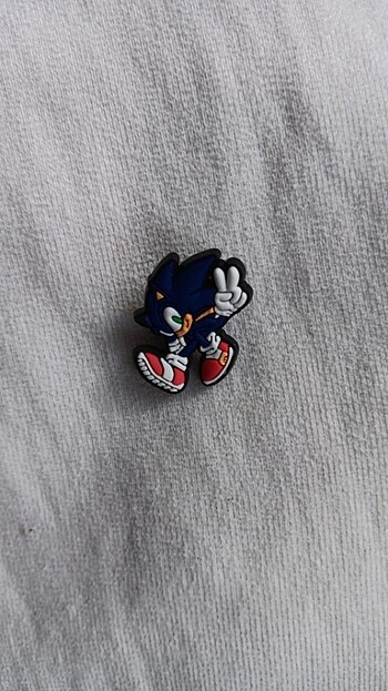 Sonic crocs charm