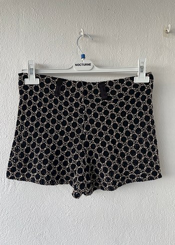 Düğmeli Siyah Mini Şort - Görsel 4