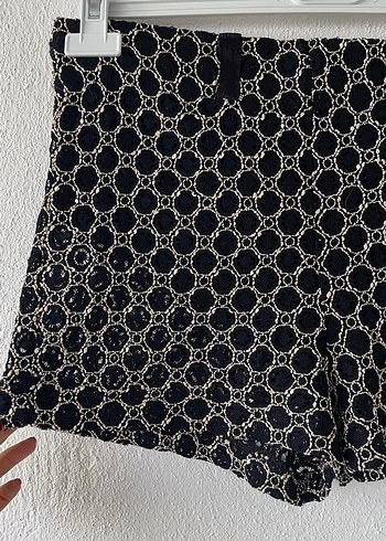 Düğmeli Siyah Mini Şort - Görsel 2