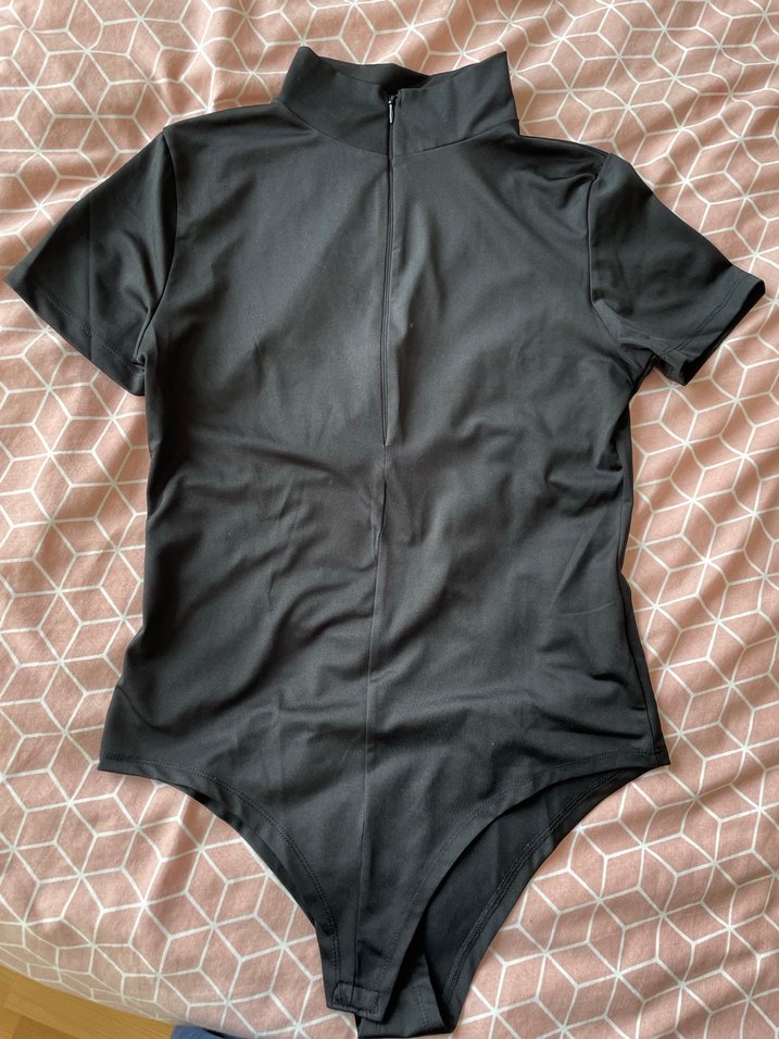 Fermuarlı V Yaka Siyah  Tişört - Görsel 2