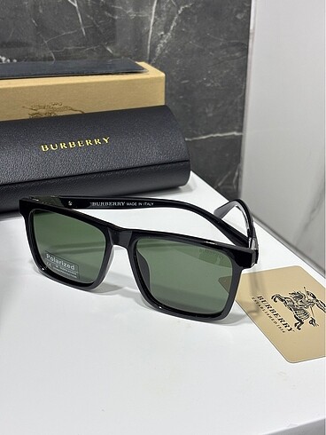 Burberry Güneş gözlüğü